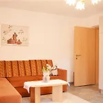 Haus Bergkristall Appartement *